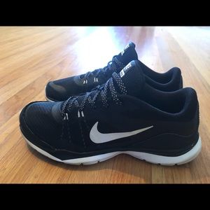 Nike Flex TR Black size 8